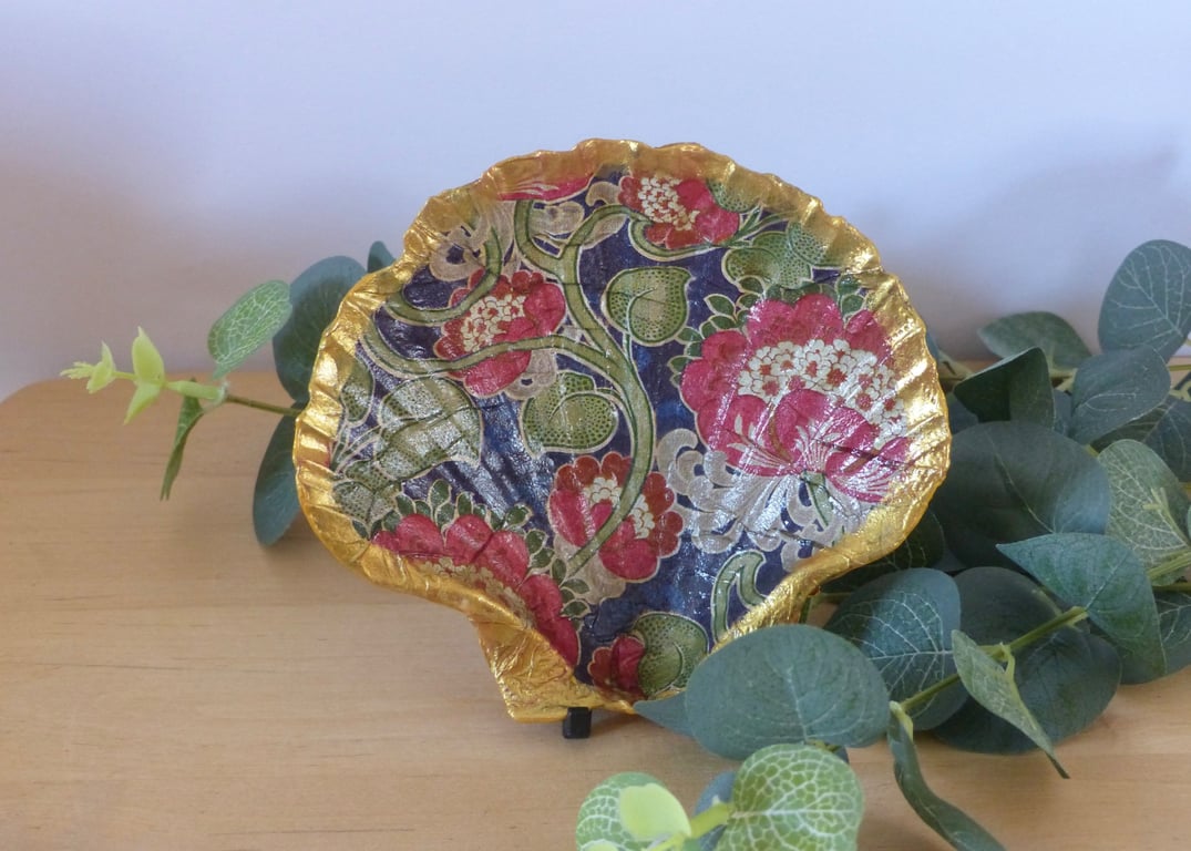 Scallop Shell Trinket Dish