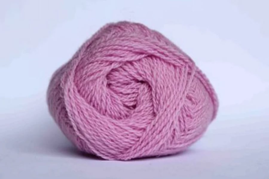 BARGAIN PACK, Shetland 2 ply lace yarn, Jamieson & Smith, Pink 10 x 25g balls