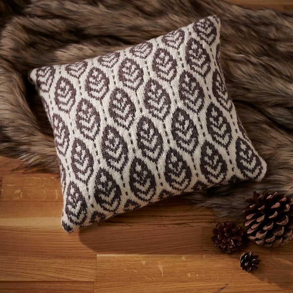 Leaf Cushion Knitting Pattern