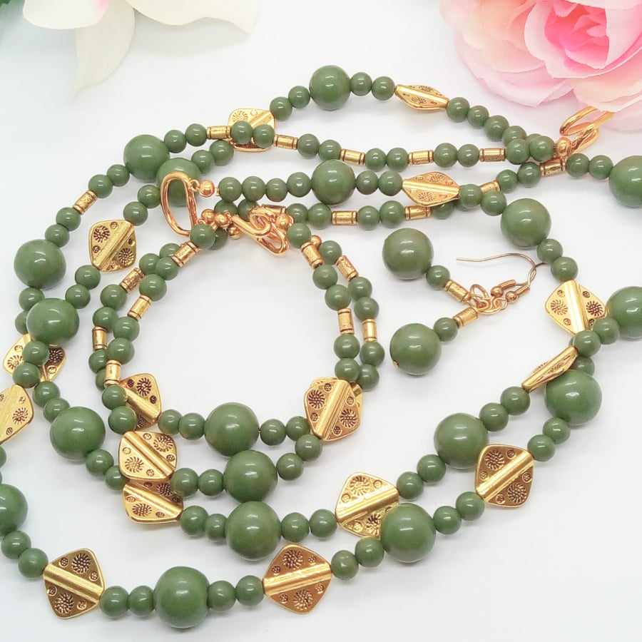 2 Strand Green Jade and Gold Plated Spacer Beads 3 Piece Jewellery Set