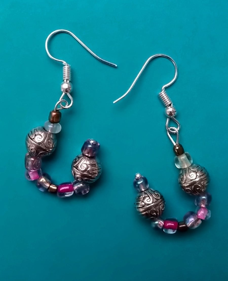 Pinky Silver Curvy Beaded Earrings