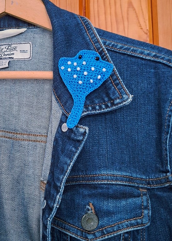 Crocheted and beaded brooch - manta ray