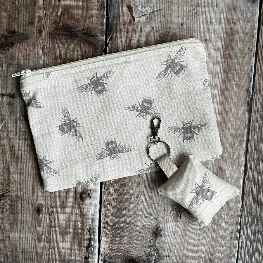 Bee Makeup Bag Gift Set