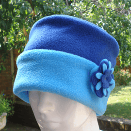 Fleece Pill Box Hat Navy And Blue Reversible With Flower Broach R329)