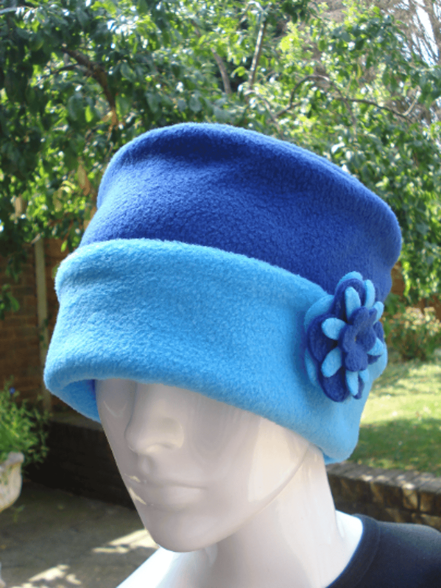 Fleece Pill Box Hat Navy And Blue Reversible With Flower Broach R329)