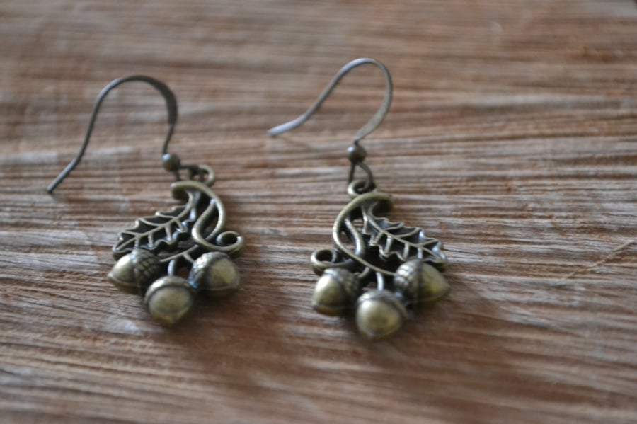 Acorn earrings woodland themed