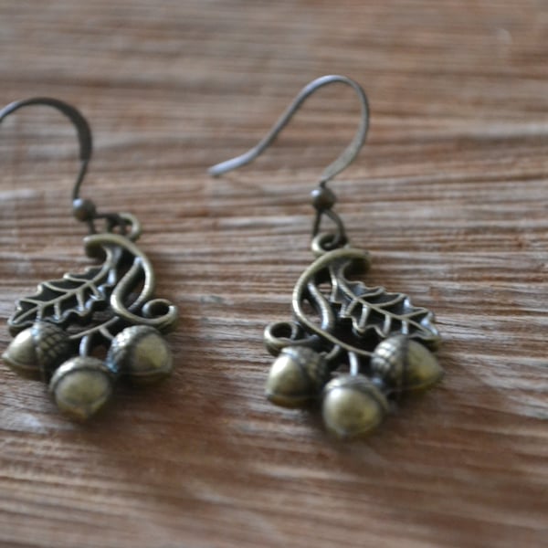 Acorn earrings woodland themed