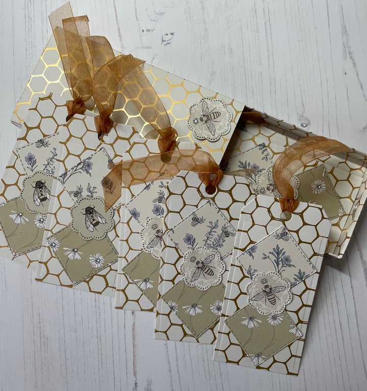  Tell the Bees Drawer Box & Tags by Carolee Crafts PB2 - 0009