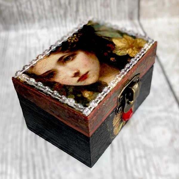 Vintage Effect Beautiful Handcrafted Ring Pill Box Unusual Unique Gift