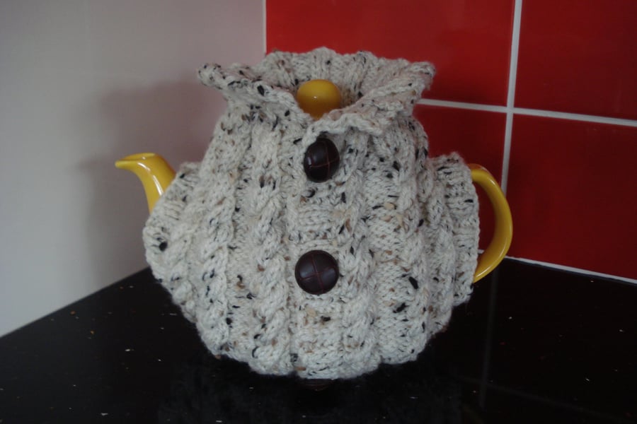 Four To Six Cup Tea Cosy Jumper With Mock Leather Buttons (A83)