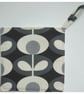 Pot Holder Potholder Grab Mat Kitchen Cookware Pad Grey Retro Flower - Image 1