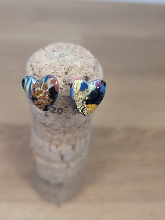 Summer bloom small heart studs