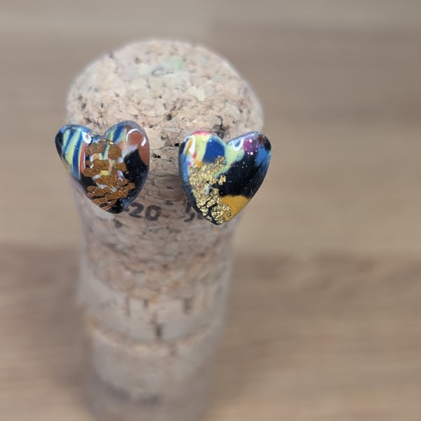 Summer bloom small heart studs