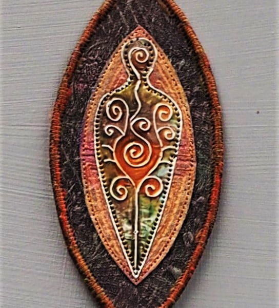 GAM558 - Goddess Aura Wallhanging - 15cm (6") long plus yarn loop and danglers