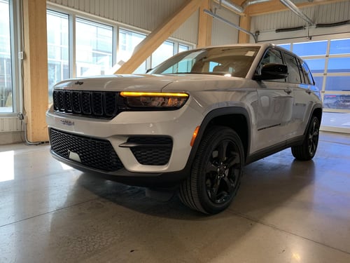 Jeep Grand Cherokee Altitude 2024