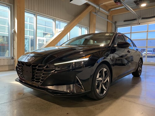 Hyundai Elantra Luxury 2023
