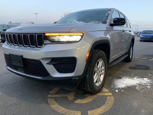 Jeep GRAND CHEROKEE LAREDO/ALT Laredo 2023