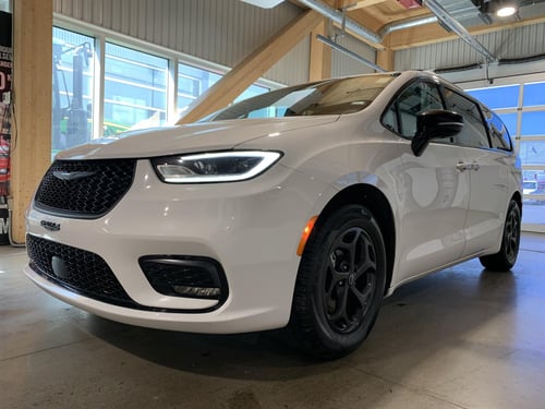Chrysler Pacifica Limited 2025