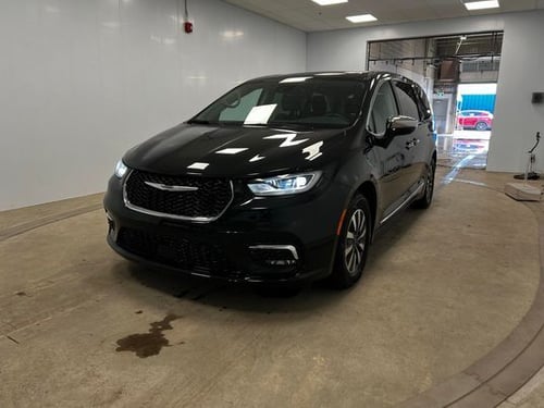 Chrysler Pacifica Hybrid Limited 2023