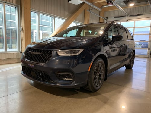 Chrysler Pacifica Touring 2022