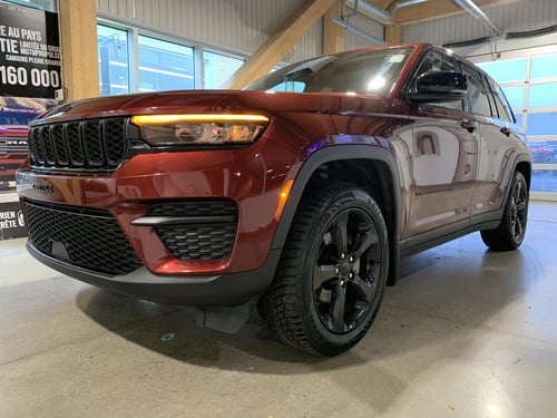 Jeep Grand Cherokee Laredo Altitude 2023