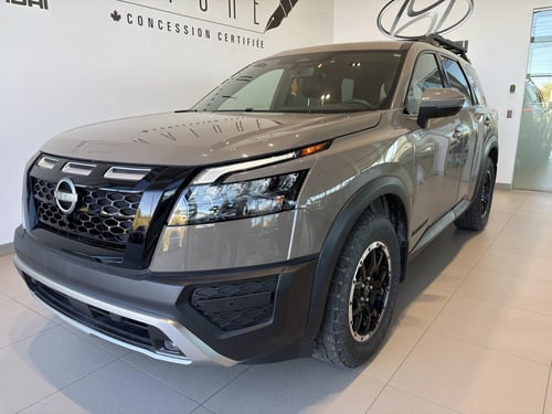 Nissan Pathfinder SV 2024