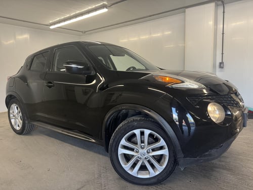 Nissan Juke SV 2016