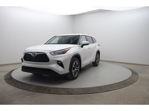 Toyota Highlander Hybrid XLE 2024