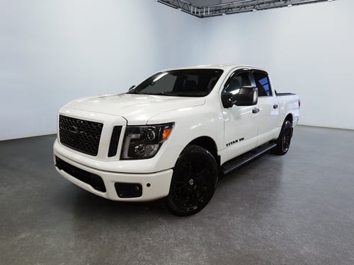 Nissan Titan SV Midnight 2018