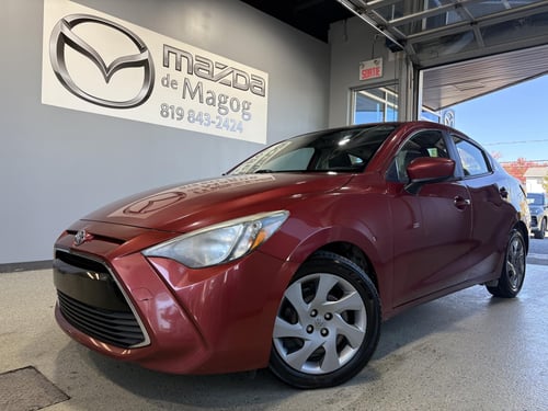 Toyota Yaris Base 2016
