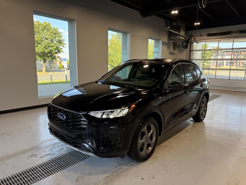 Ford Escape 2023 used for sale (MAS00568)