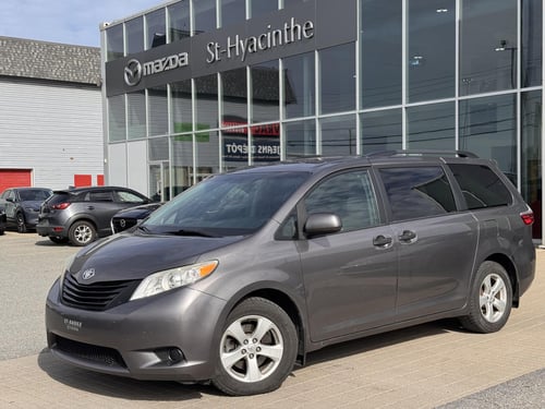 Toyota Sienna Base 2017