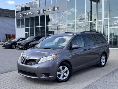 Toyota Sienna Base 2017