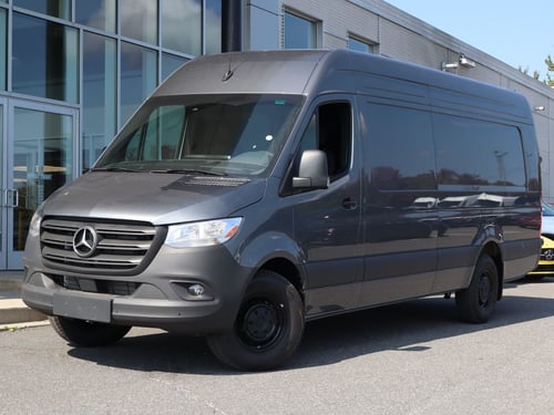 Mercedes-Benz Sprinter Cargo Van Sprinter Haut Rendement Toit Haut 170 Po Allongé 2024