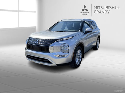 Mitsubishi Outlander SE 2025