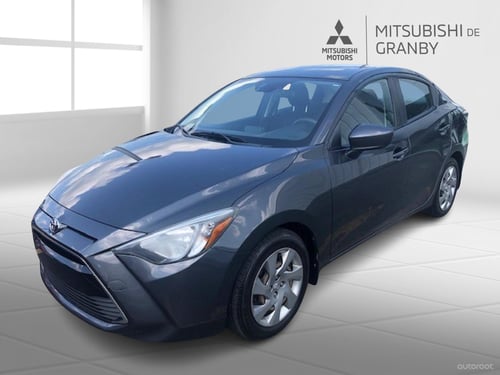 Toyota Yaris Base 2017