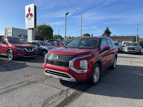 Mitsubishi Outlander LE 2024