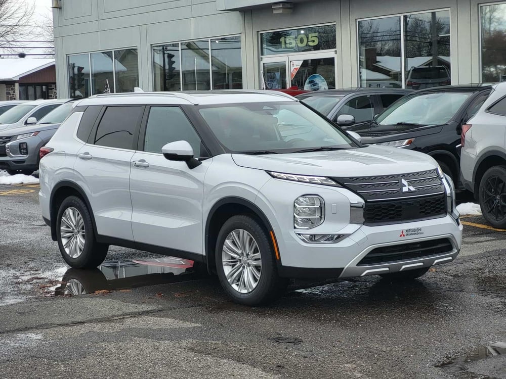 Mitsubishi Outlander 2024 usagé à vendre (MIDM0067)