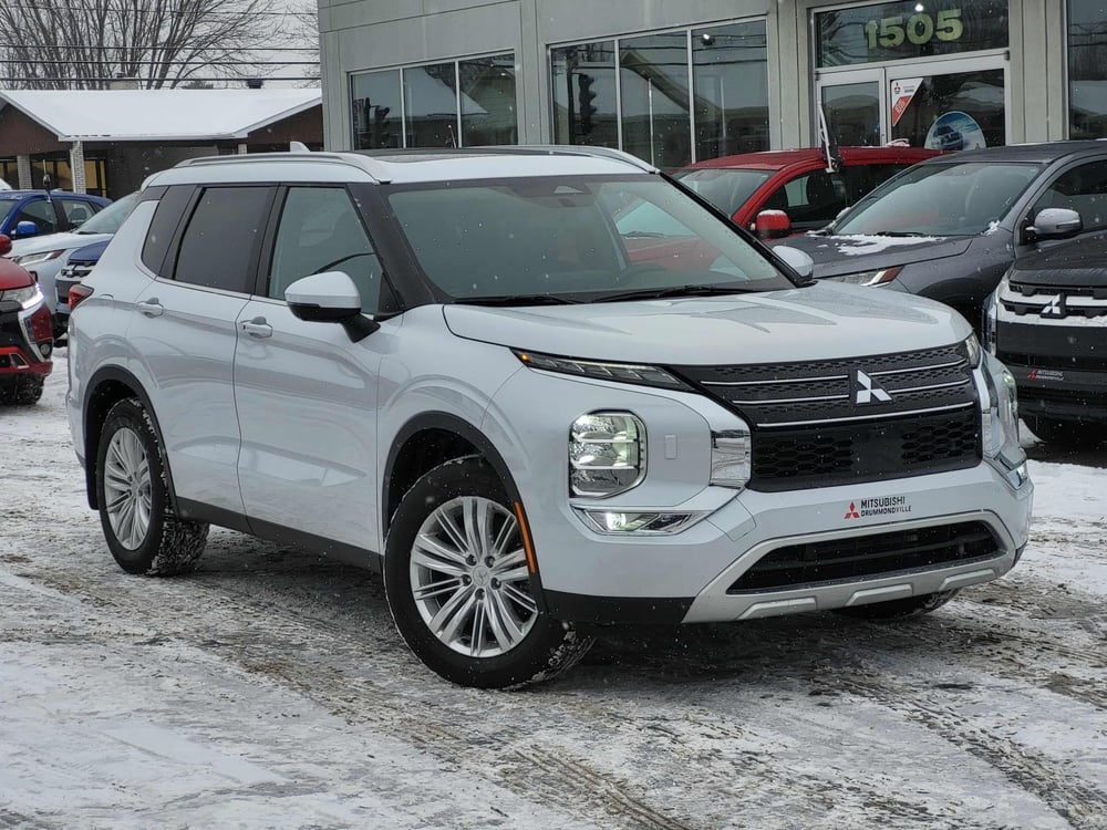 Mitsubishi Outlander 2024 used for sale (MIDM0067)