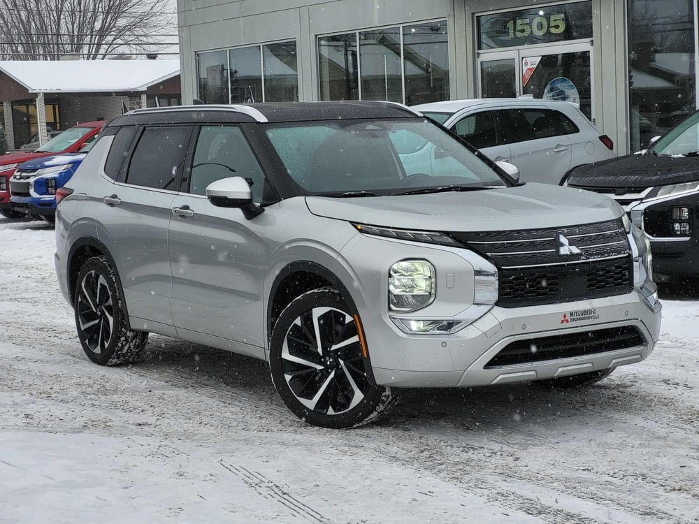 Mitsubishi Outlander 2024 used for sale (MIDM0071)