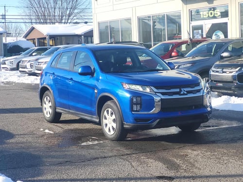 Mitsubishi RVR SE 2024