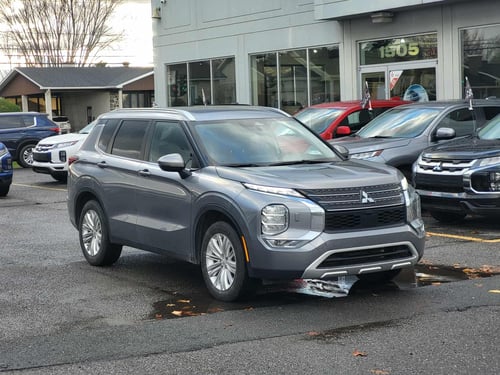 Mitsubishi Outlander SE 2024