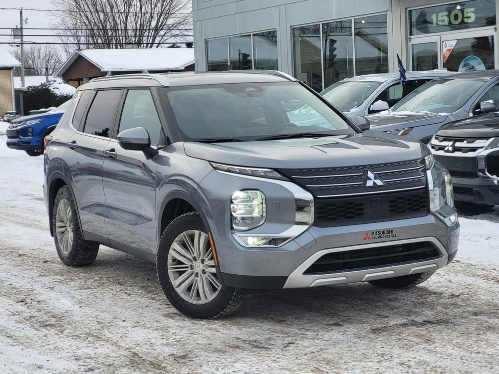 Mitsubishi Outlander 2024 used for sale (MIDM0082)