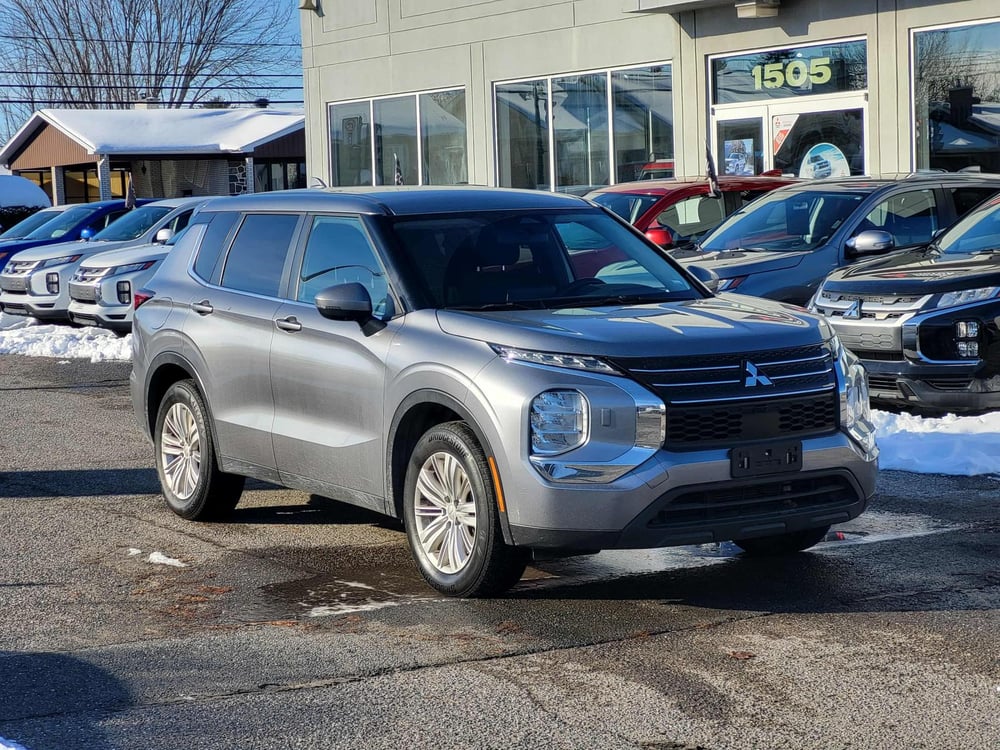 Mitsubishi Outlander 2024 used for sale (MIDM0083)