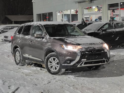 Mitsubishi Outlander ES 2020