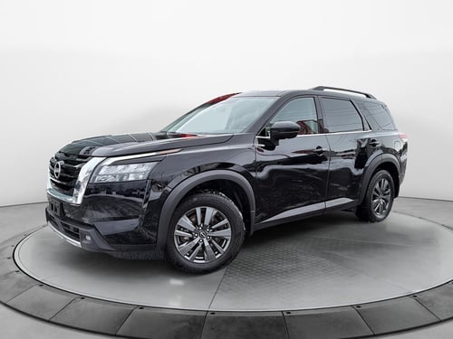 Nissan Pathfinder SV 2024