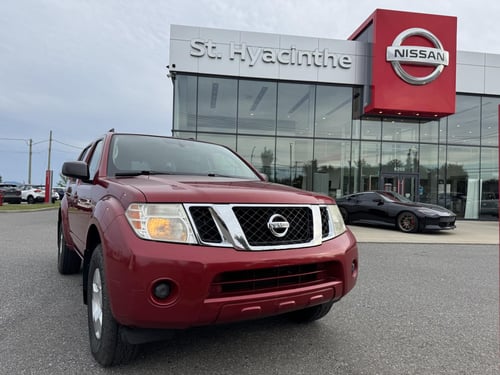 Nissan Pathfinder S 2012