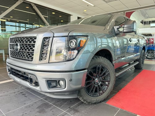 Nissan Titan SV Midnight 2019