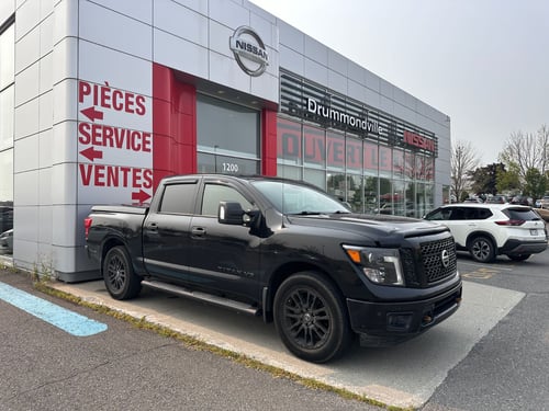 Nissan Titan SV Midnight 2018