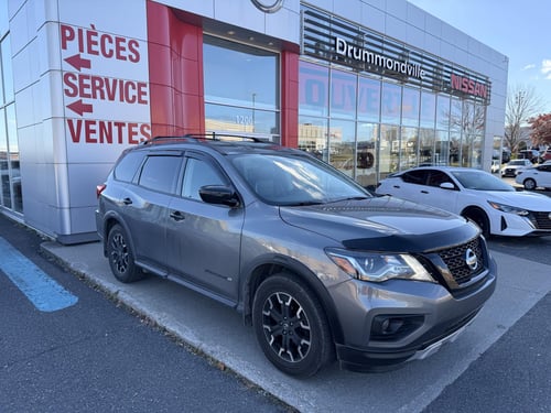 Nissan Pathfinder SV Tech 2020